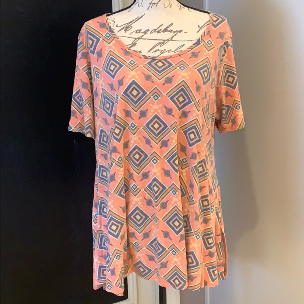 Gently Used LuLaRoe Perfect T. Size 2XL.